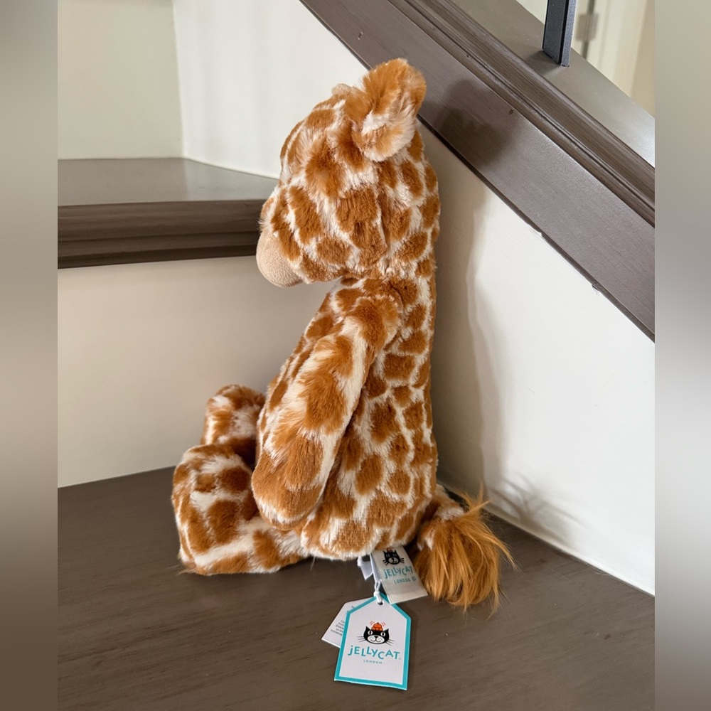 *NEW* Jellycat Bashful Giraffe - Picture 2 of 2